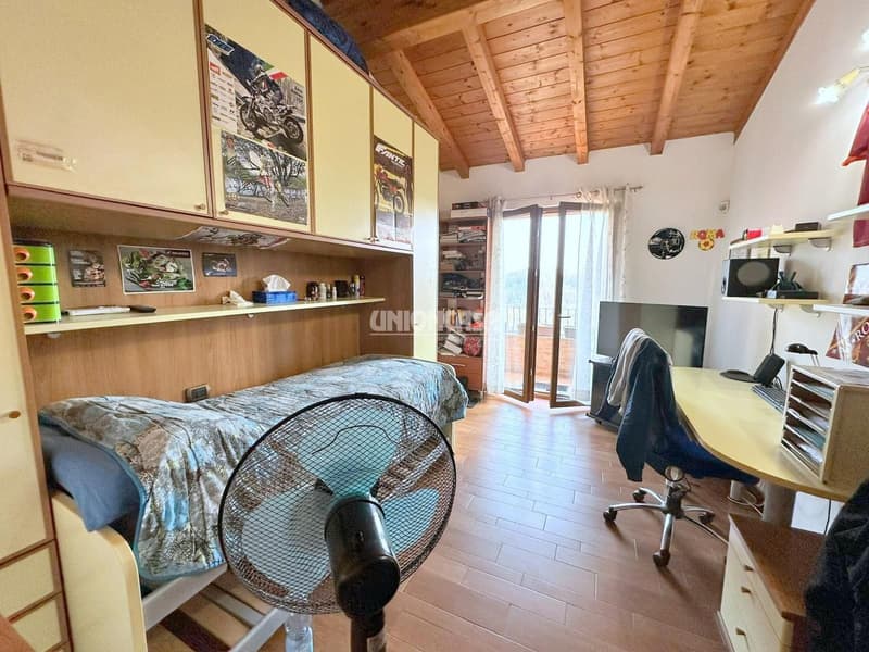 Splendida villa indipendente a Rodero – 4.5 locali con piscina e giardino (34)