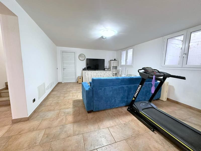 Splendida villa indipendente a Rodero – 4.5 locali con piscina e giardino (40)