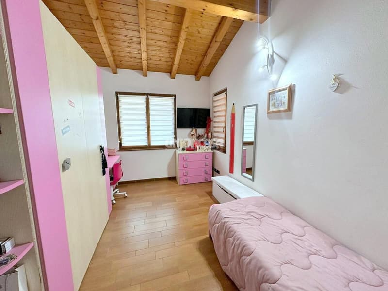 Splendida villa indipendente a Rodero – 4.5 locali con piscina e giardino (29)