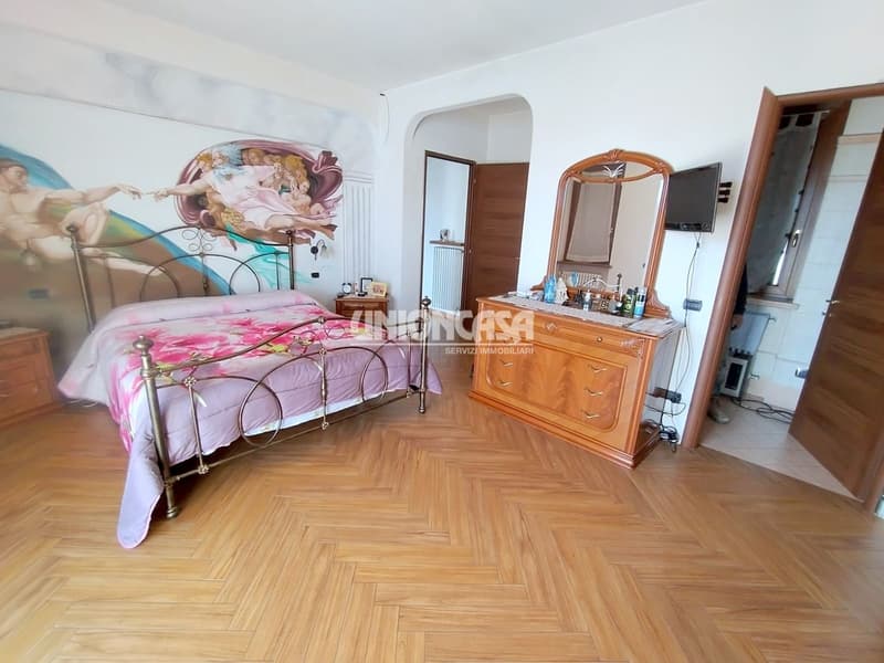 Elegante Villa Indipendente a Solbiate – 5.5 Locali con Giardino e Garage (24)