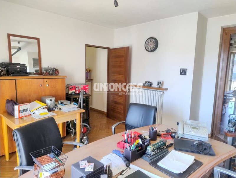 Elegante Villa Indipendente a Solbiate – 5.5 Locali con Giardino e Garage (19)