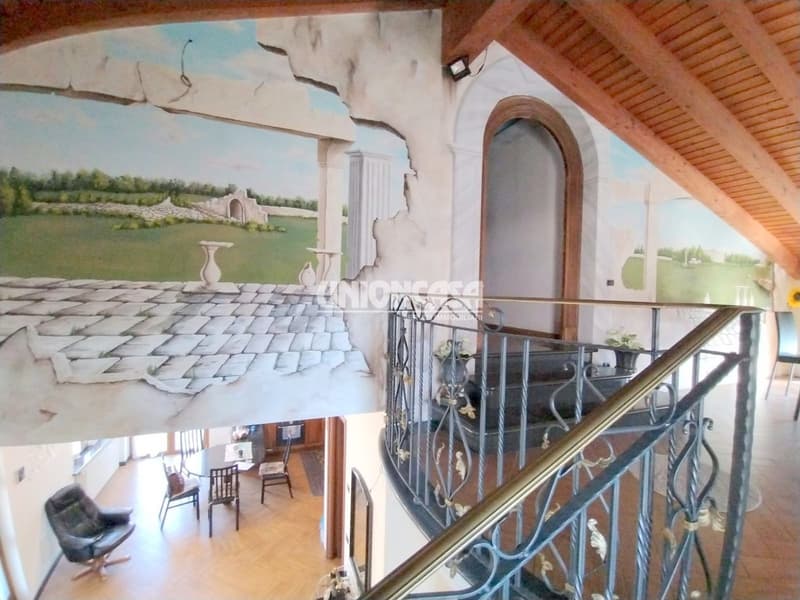 Elegante Villa Indipendente a Solbiate – 5.5 Locali con Giardino e Garage (21)