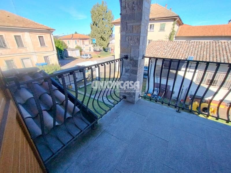 Elegante Villa Indipendente a Solbiate – 5.5 Locali con Giardino e Garage (26)