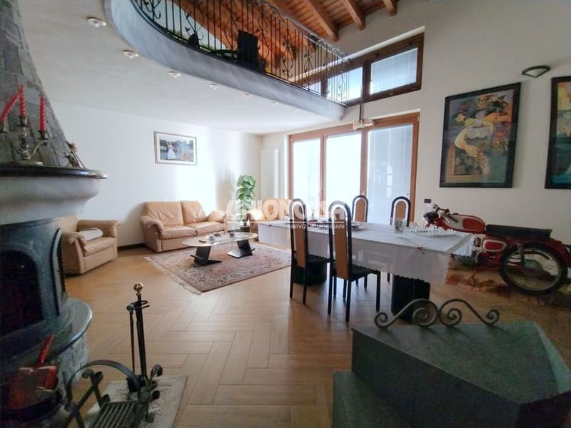Elegante Villa Indipendente a Solbiate – 5.5 Locali con Giardino e Garage (14)