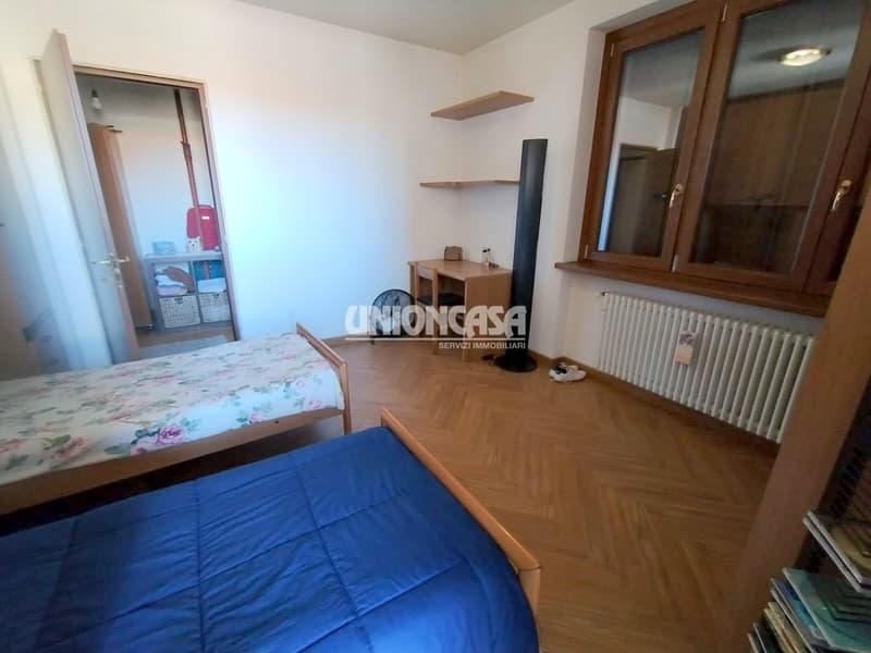 Elegante Villa Indipendente a Solbiate – 5.5 Locali con Giardino e Garage (27)