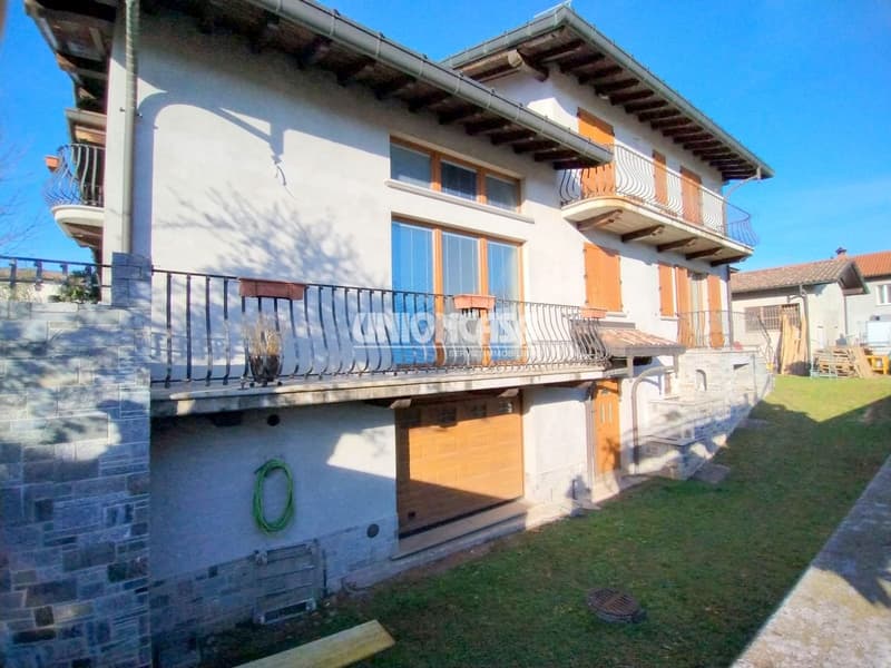 Elegante Villa Indipendente a Solbiate – 5.5 Locali con Giardino e Garage (4)