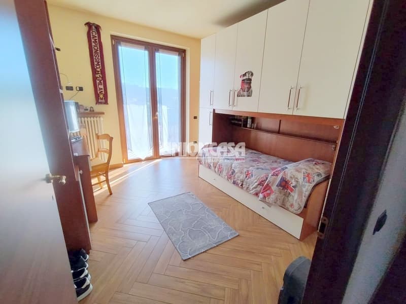 Elegante Villa Indipendente a Solbiate – 5.5 Locali con Giardino e Garage (29)