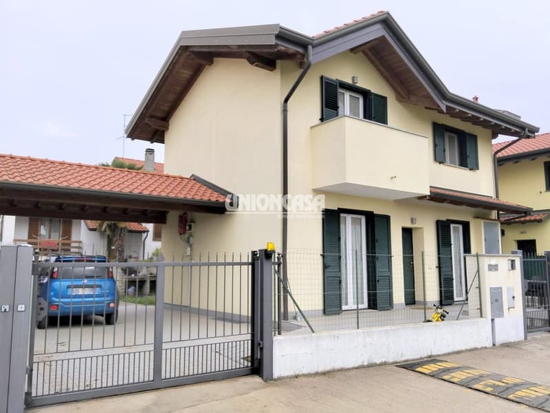 Casa indipendente moderna a Figliaro – 4.5 locali con garage e balcone (2)