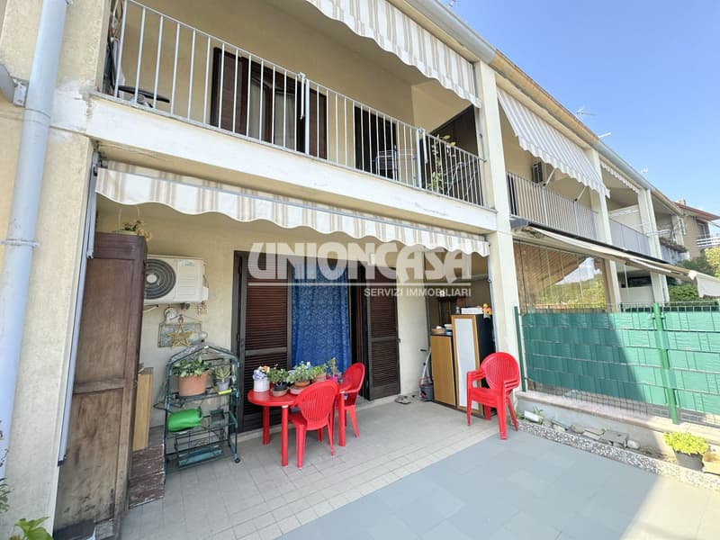 Villetta a schiera in vendita a Bizzarone – 3.5 locali con garage e balcone (2)