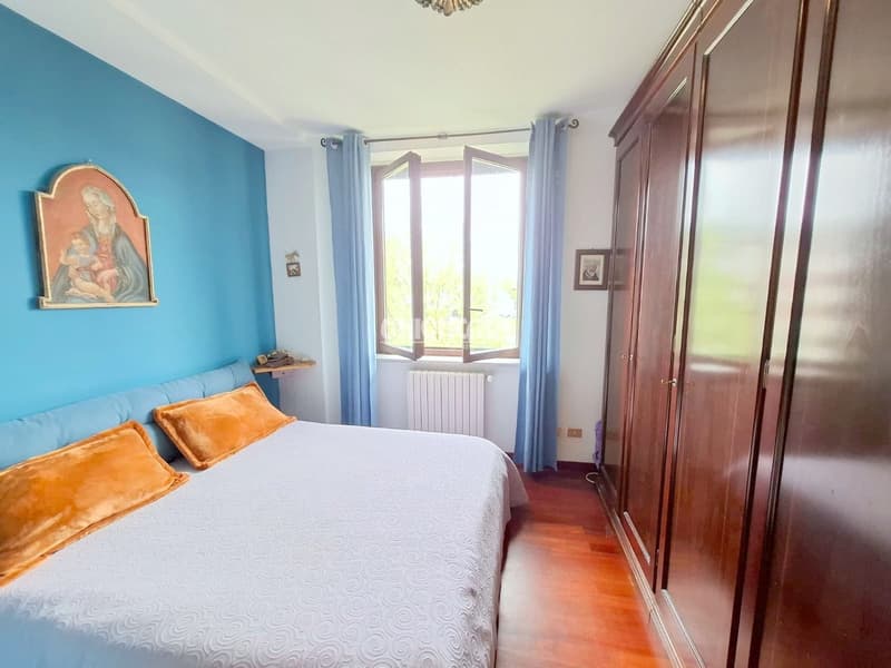 Appartamento di 3.5 locali con balcone e garage a Malnate (24)