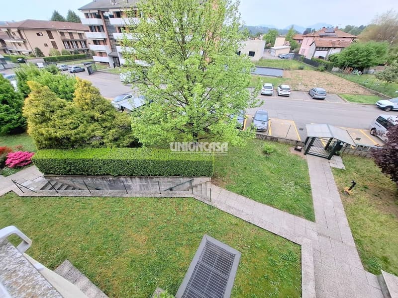 Appartamento di 3.5 locali con balcone e garage a Malnate (19)