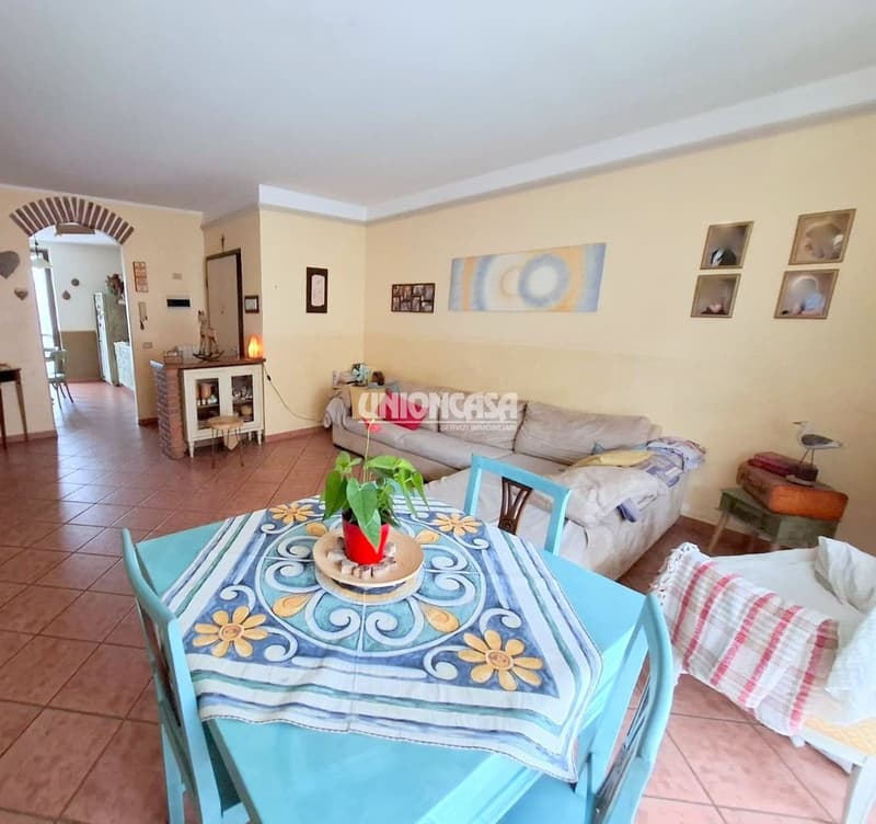Appartamento di 3.5 locali con balcone e garage a Malnate (10)