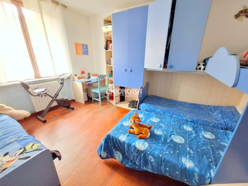 Appartamento di 3.5 locali con balcone e garage a Malnate (29)