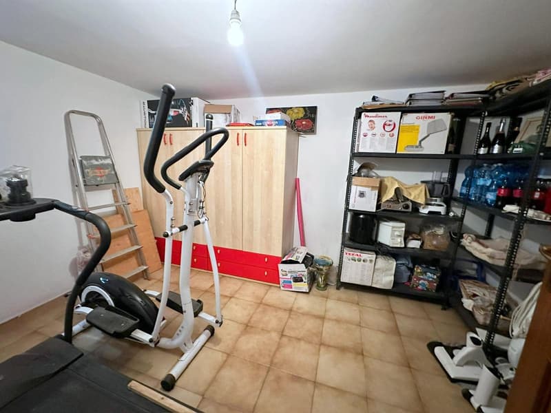 Incantevole villa singola a Vedano Olona (25)