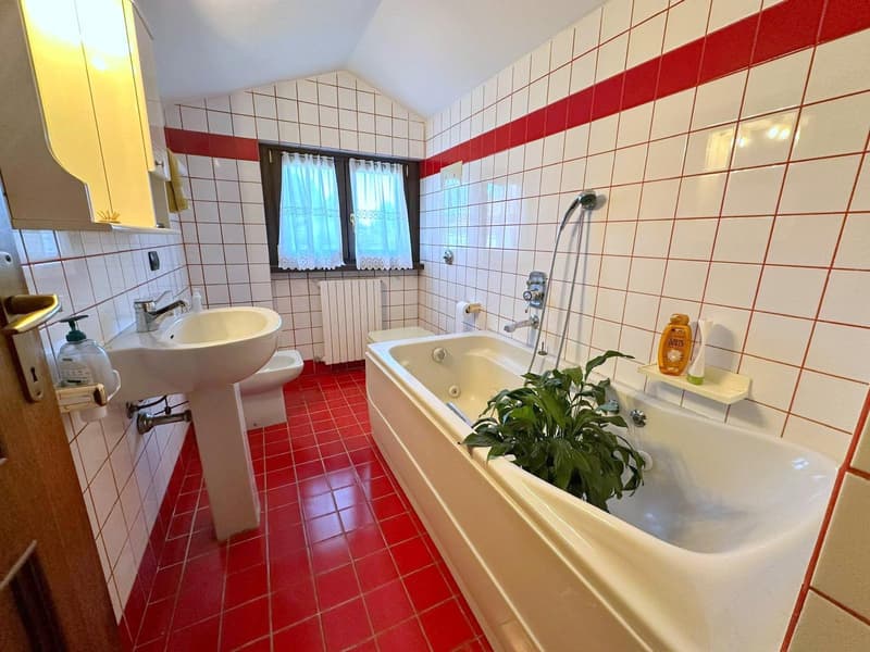 Incantevole villa singola a Vedano Olona (21)