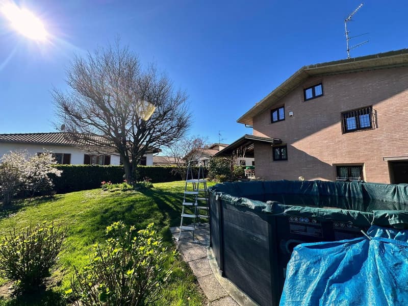 Incantevole villa singola a Vedano Olona (5)