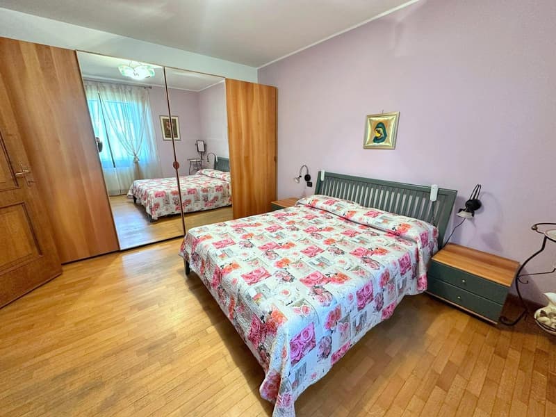 Incantevole villa singola a Vedano Olona (17)