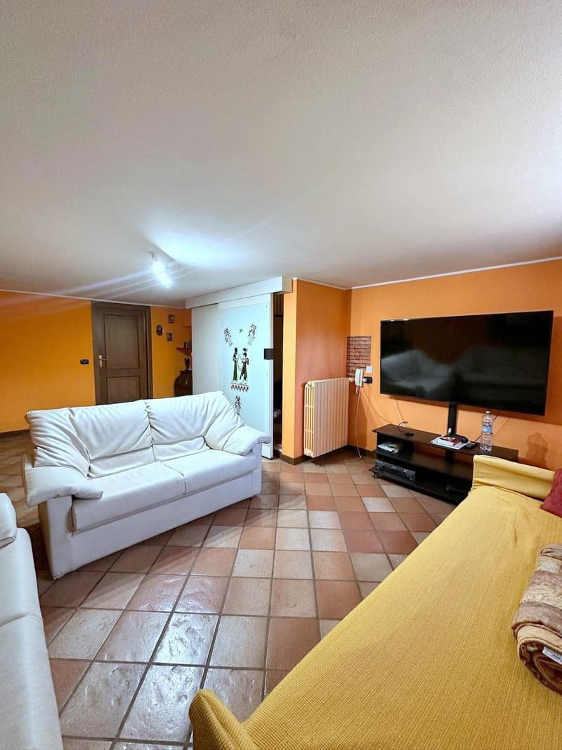Incantevole villa singola a Vedano Olona (22)