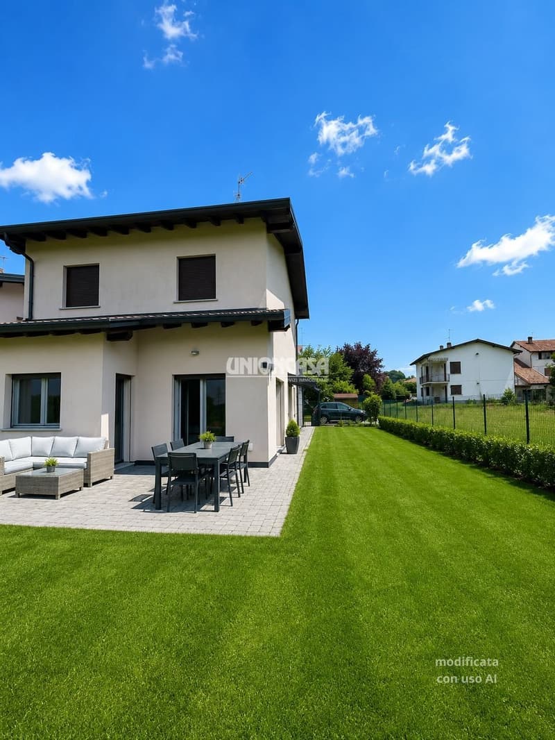 Villa Indipendente con Giardino a Concagno – 4 Locali, Moderna e Silenziosa (2)