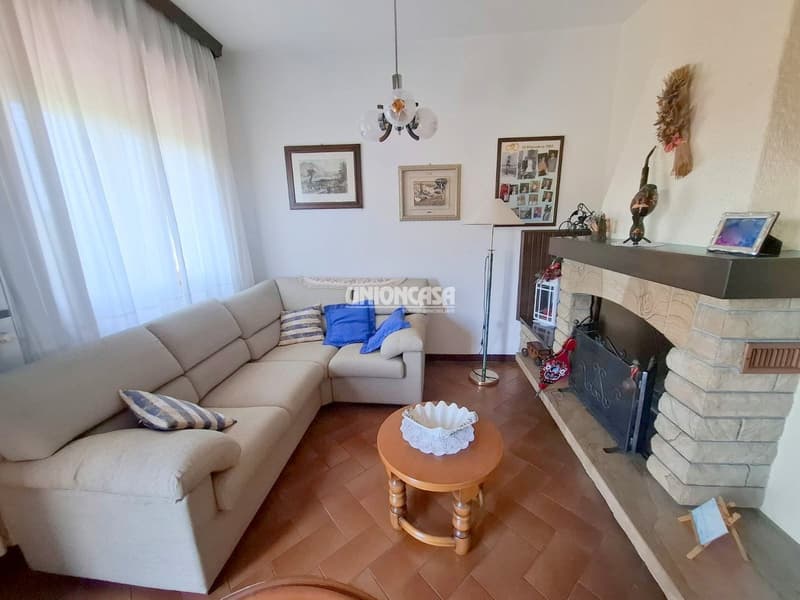 Villetta Bifamiliare in Vendita a Valmorea – Ampi Spazi e Giardino Privato (13)