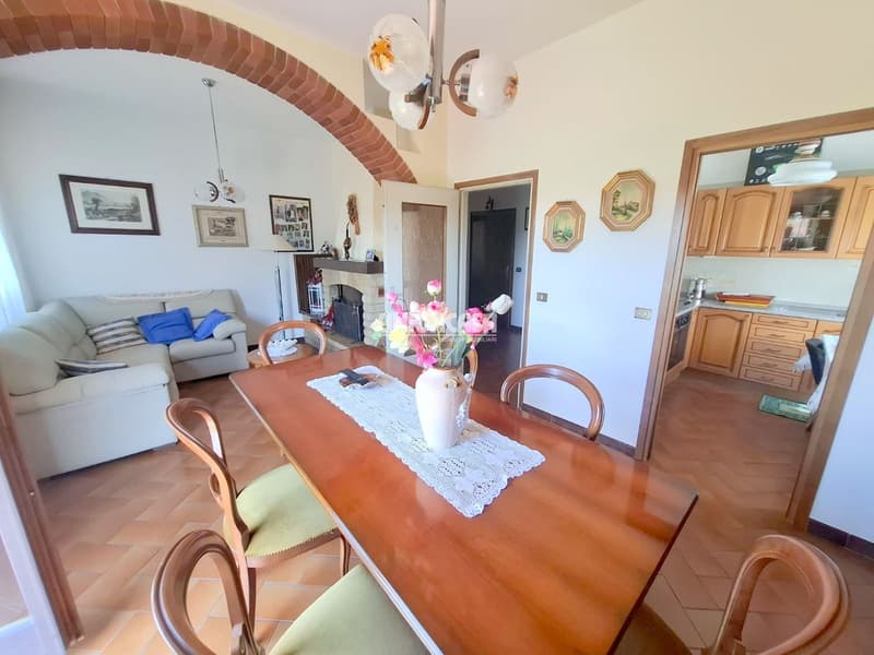 Villetta Bifamiliare in Vendita a Valmorea – Ampi Spazi e Giardino Privato (14)