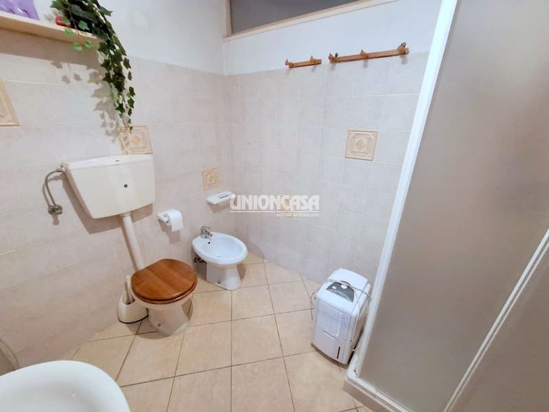 Casa Indipendente con Giardino e Garage a Bizzarone (23)