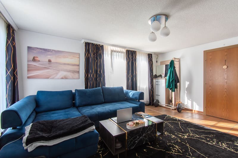 Helle 2.5 Zimmer-Wohnung mit zwei Balkonen (2)