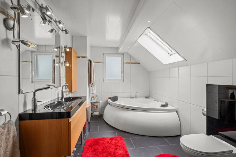 Exklusives und äusserst grosszügiges 8½-Zimmer-Einfamilienhaus mit Einliegerwohnung (8)