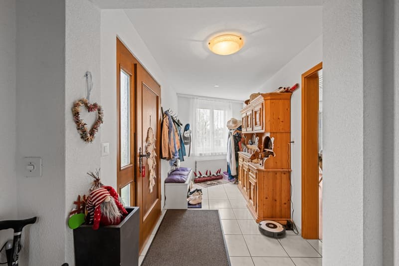 Exklusives und äusserst grosszügiges 8½-Zimmer-Einfamilienhaus mit Einliegerwohnung (9)
