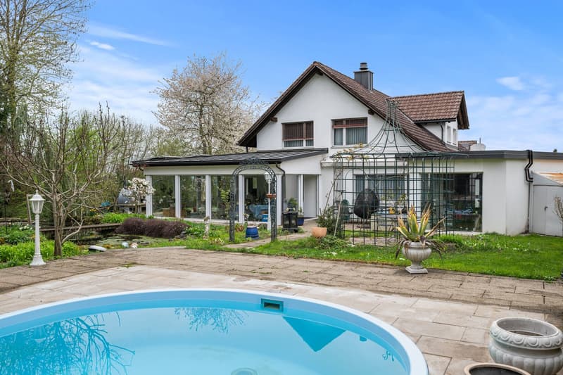 Exklusives und äusserst grosszügiges 8½-Zimmer-Einfamilienhaus mit Einliegerwohnung (2)