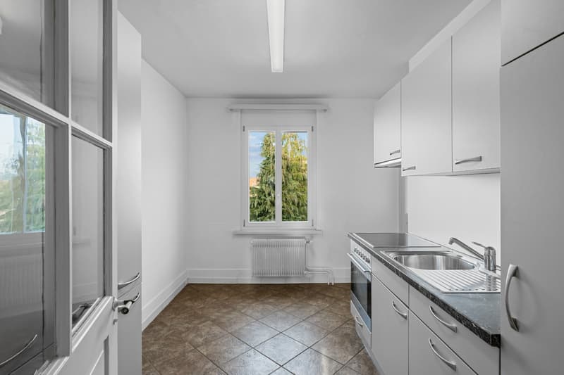 Sonnige Dachwohnung mit charmantem Altbauflair (6)