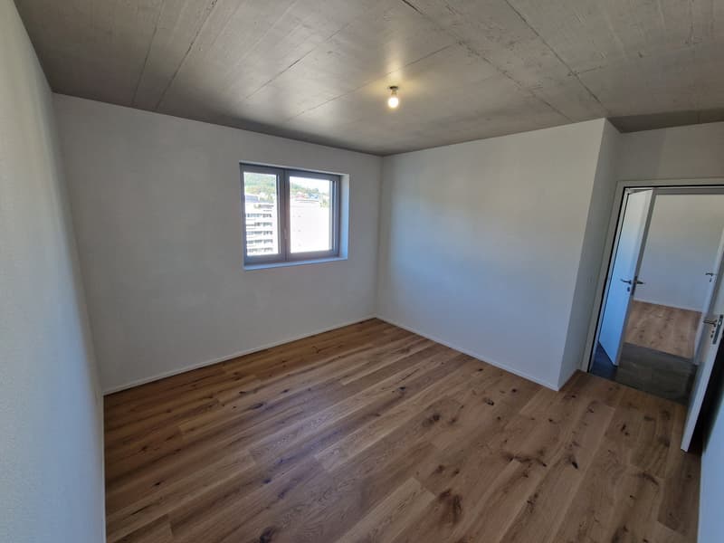 empty room, wooden floor, white walls, window, open door