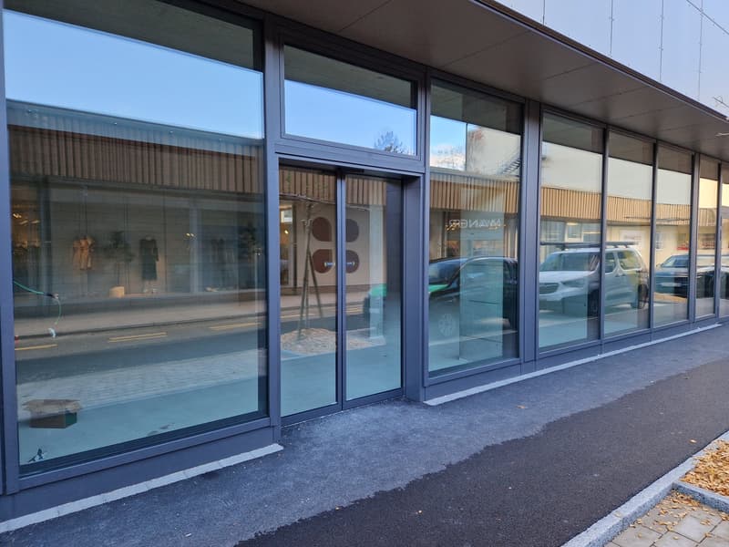 Local commercial idéal à Delémont – 185 m², accessible PMR, disponible immédiatement (1)