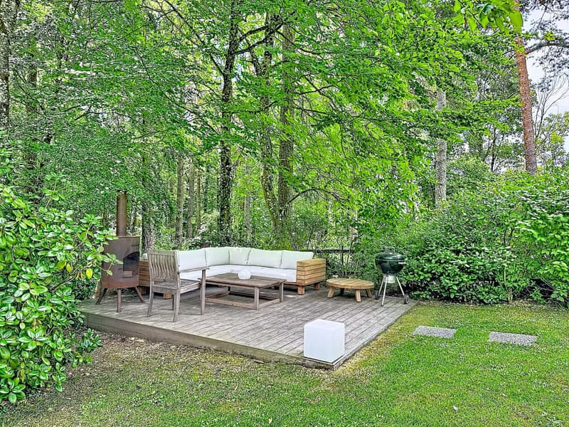 Magnifique villa rénovée avec jardin paysager (13)