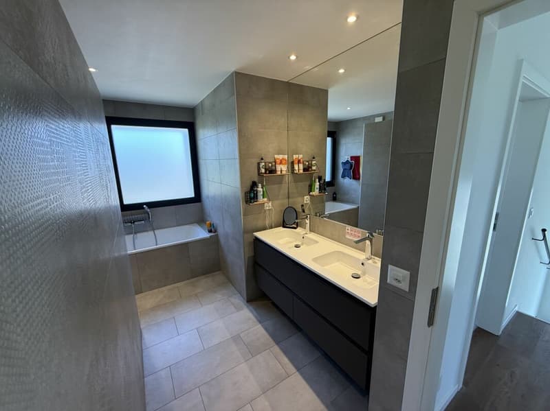 Superbe maison récente de 4.5 pièce idéalement située à Matran (8)