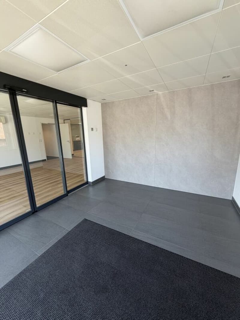 Magnifique bureau individuel au centre de Courrendlin (5)
