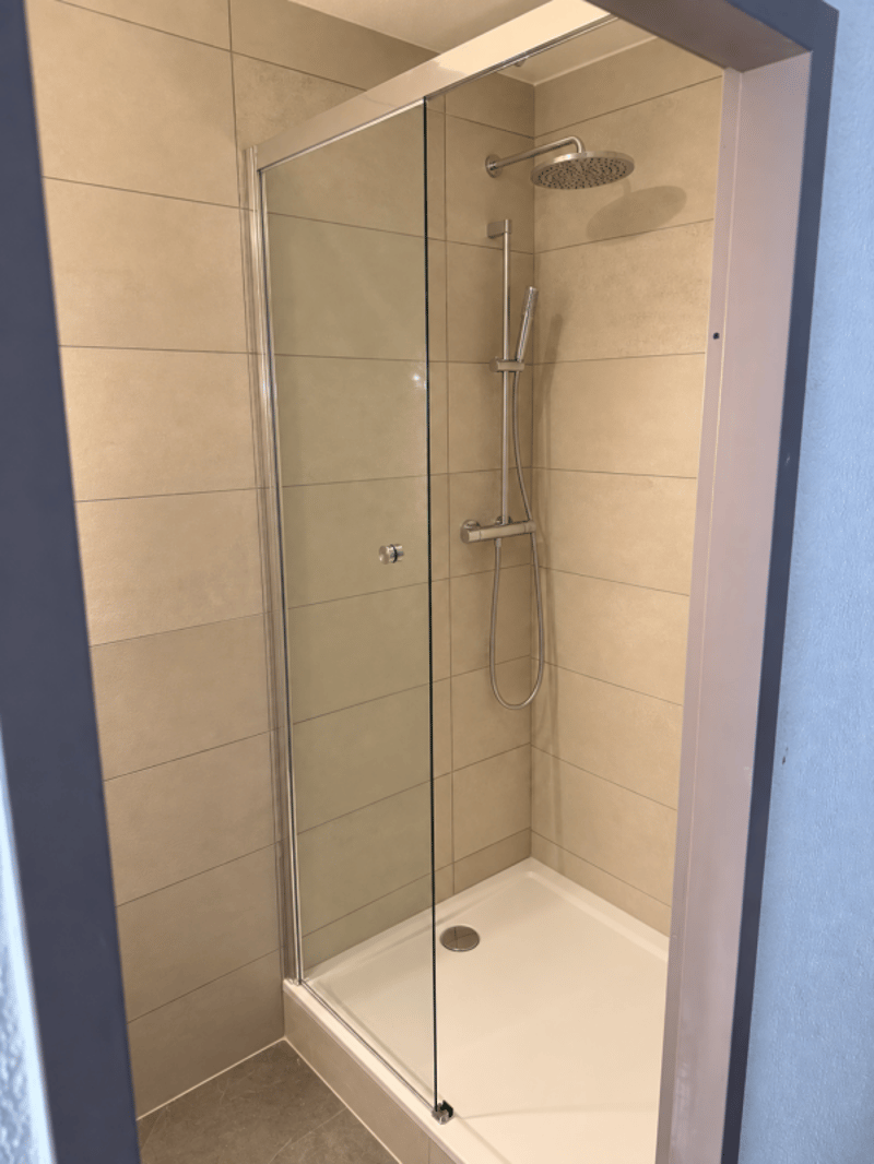Studio entièrement rénové au centre du village (8)