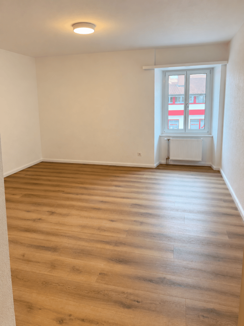 Studio entièrement rénové au centre du village (1)