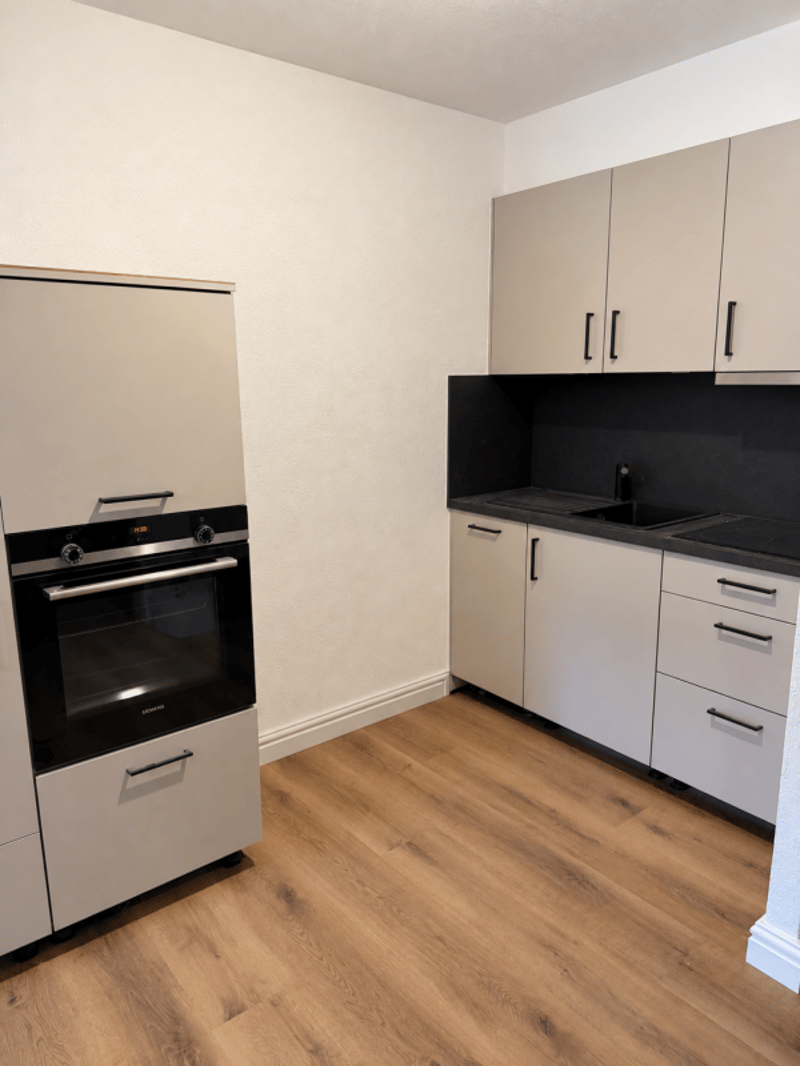 Studio entièrement rénové au centre du village (3)