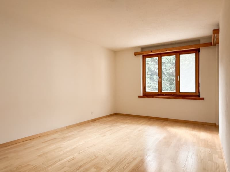 Centrally located and flexibly usable 4.5-room apartment in Domat/Ems (8)