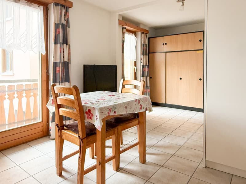 Centrally located and flexibly usable 4.5-room apartment in Domat/Ems (4)