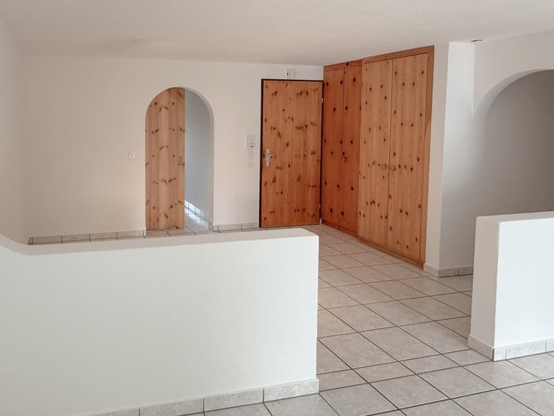 Centrally located and flexibly usable 4.5-room apartment in Domat/Ems (12)
