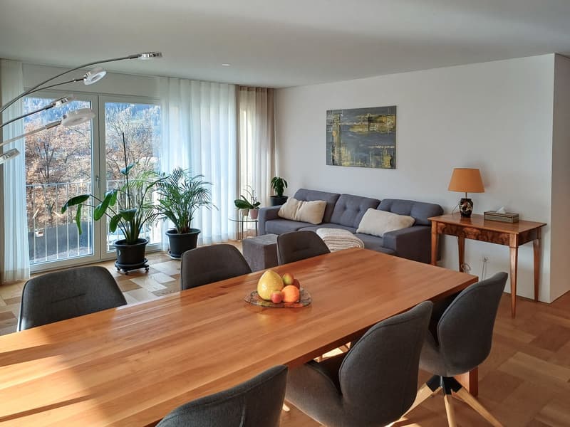 Moderne 4.5-Zimmer-Wohnung mit Bergblick in Rodels (4)