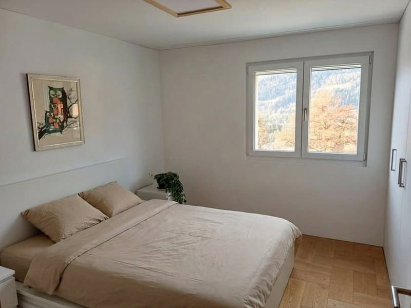 Moderne 4.5-Zimmer-Wohnung mit Bergblick in Rodels (6)