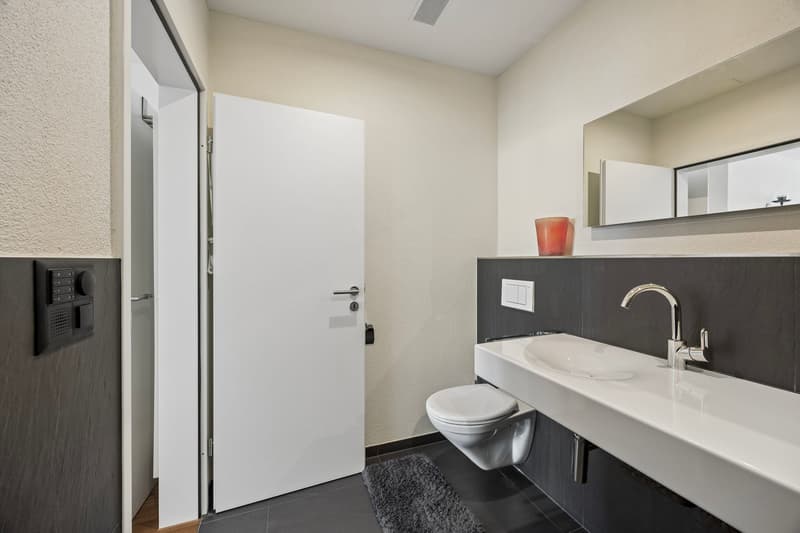 High-quality 3.5-room apartment with balcony in Rümlang for sale (12)