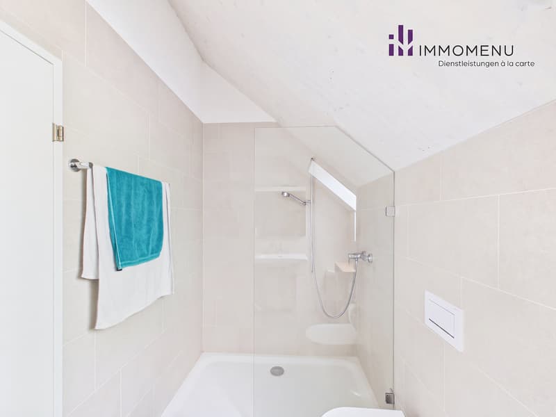 Moderne 2.5-Zimmer-Attikawohnung mit Weitsicht in Oberweningen (7)