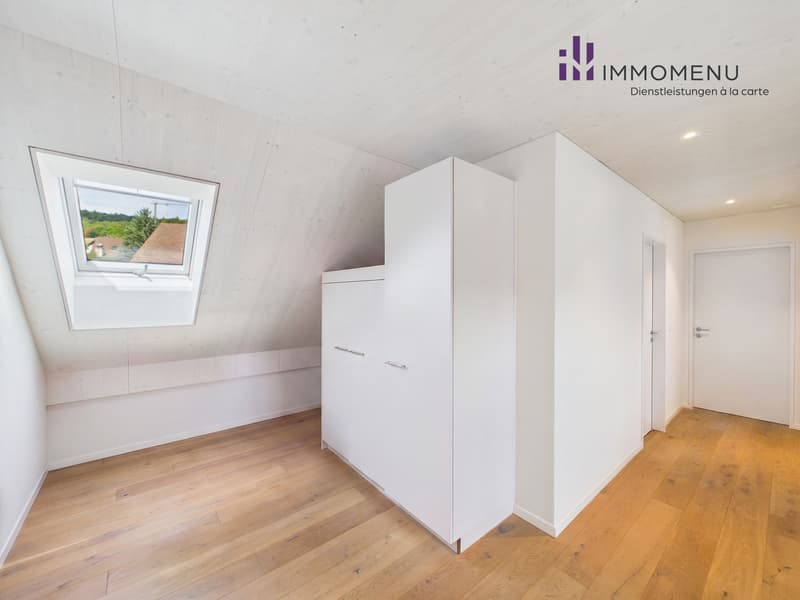 Moderne 2.5-Zimmer-Attikawohnung mit Weitsicht in Oberweningen (4)