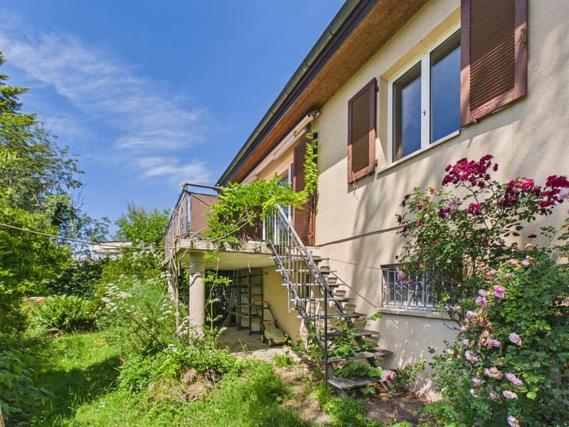 Freistehendes Einfamilienhaus mit Charme, Ruhe und attraktivem Entwicklungspotenzial (3)