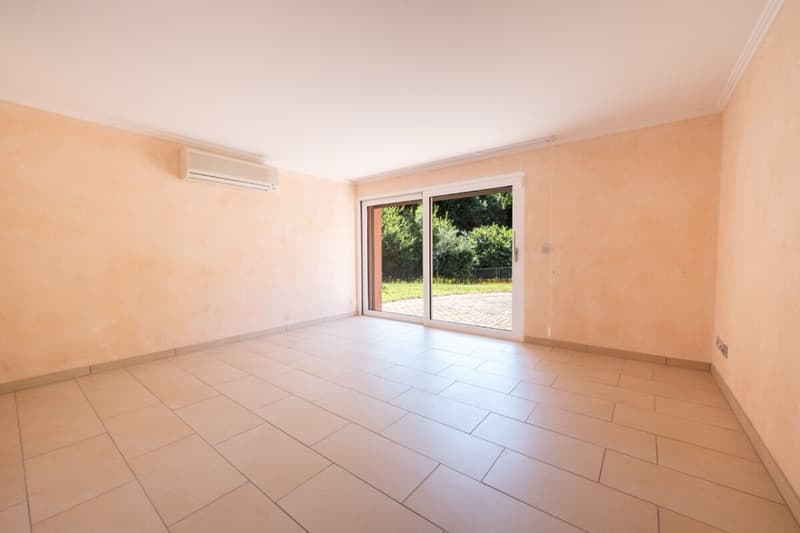 Casa con grande giardino e appartamento per ospiti (7)