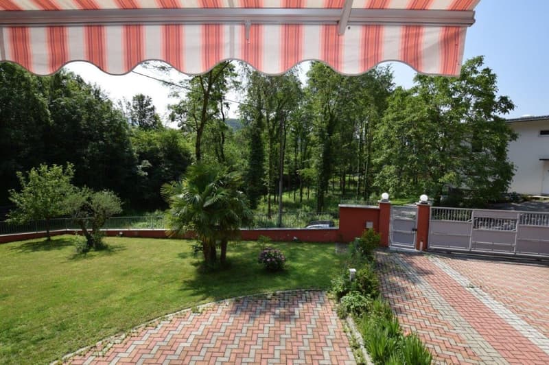 Casa con grande giardino e appartamento per ospiti (14)